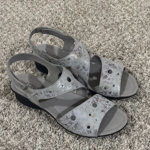 Mephisto Phiby Perf Sandal Gray Nubuk 40